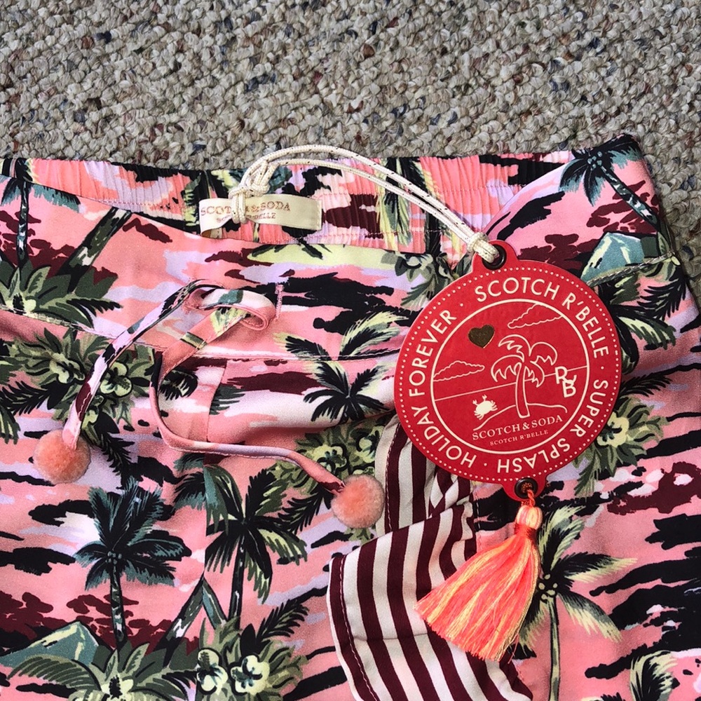 Fun summer shorts - Picture 3 of 3